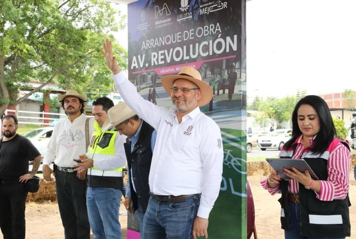 Bedolla continúa modernización de la avenida Revolución en Uruapan