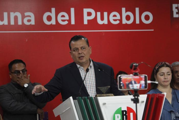 Bedolla está cumpliendo con víctimas de explosión en Coahuayana, Harfuch no: Memo Valencia