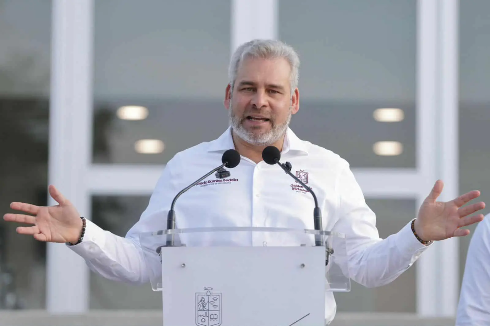 Bedolla inaugura hospital comunitario del IMSS Bienestar en Maruata