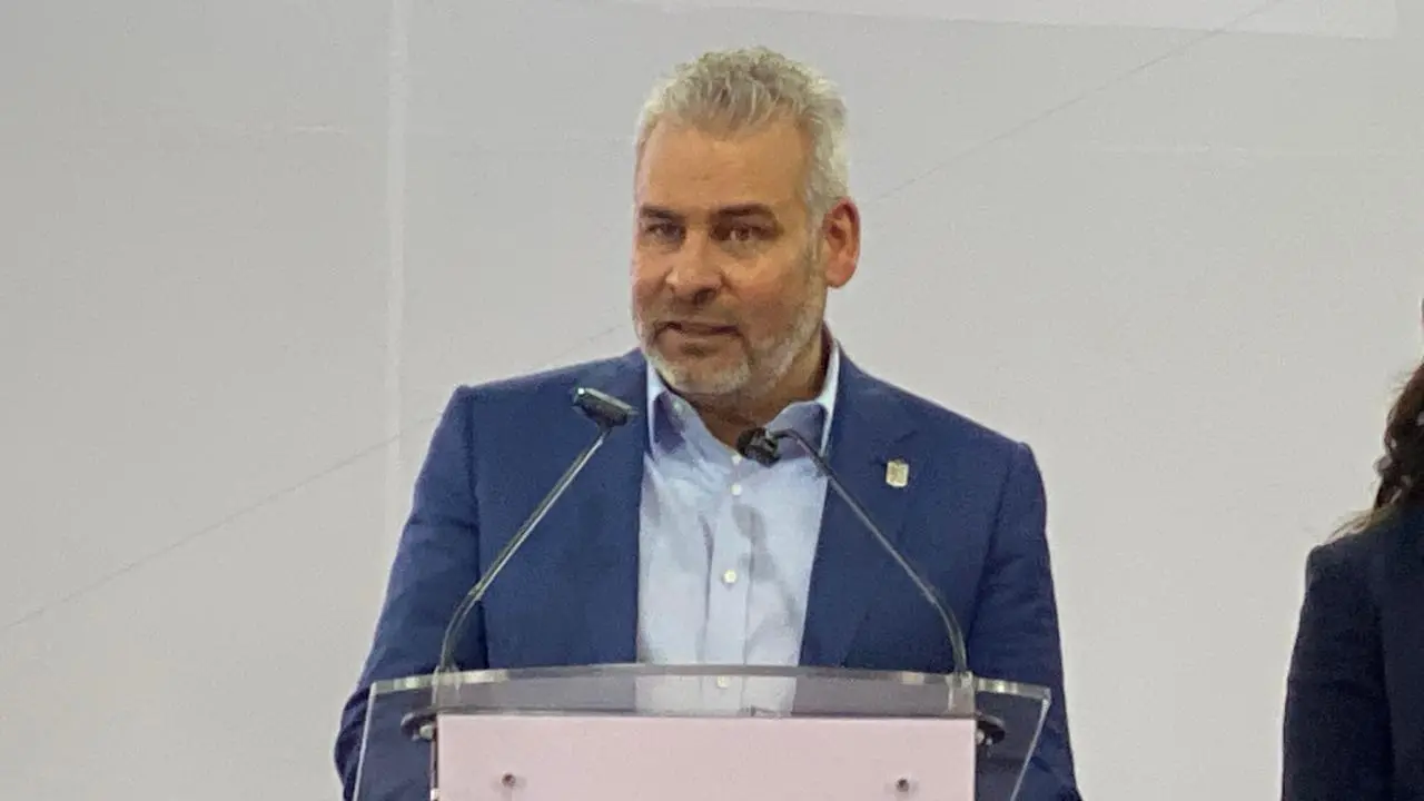 Bedolla invita a ayuntamientos para evitar deuda pública y erradicar multas