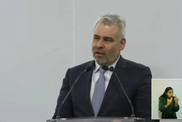 Bedolla no descarta móvil político en el asesinato de Carlos Manzo