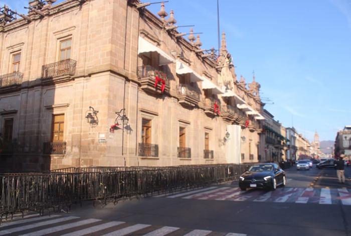 Blindan Palacio de Gobierno ante posibles protestas; este año no hubo marcha por el 25N