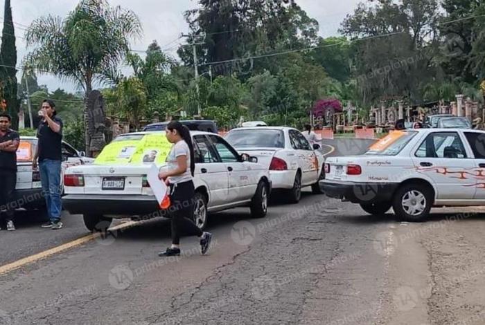 Bloquean carretera de Tzintzuntzan, exigen aparición de Leodegario