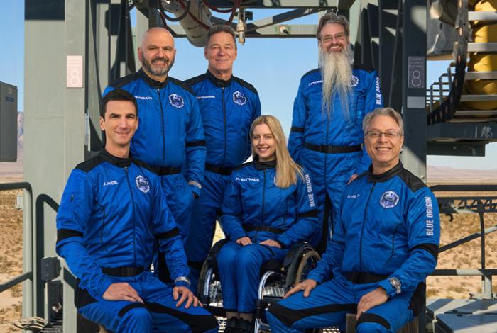 Blue Origin hace historia al enviar al espacio a una persona en silla de ruedas