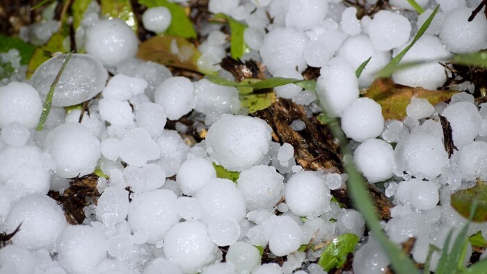 Bolas de granizo gigantes caen en México