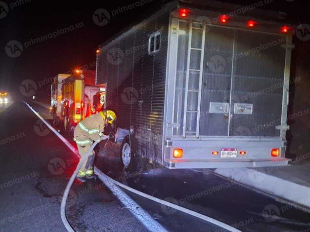 Bomberos sofocan conato de incendio en la Pátzcuaro-Cuitzeo