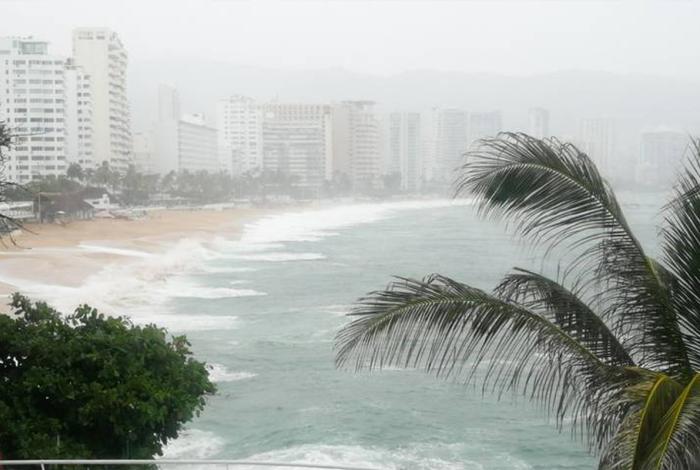 ‘Boris’ toca tierra en Guerrero; lluvia impactará costa michoacana