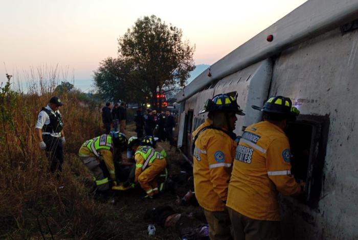 Brinda apoyo Gobierno de Michoacán a afectados por accidente de pasajeros: Raúl Zepeda