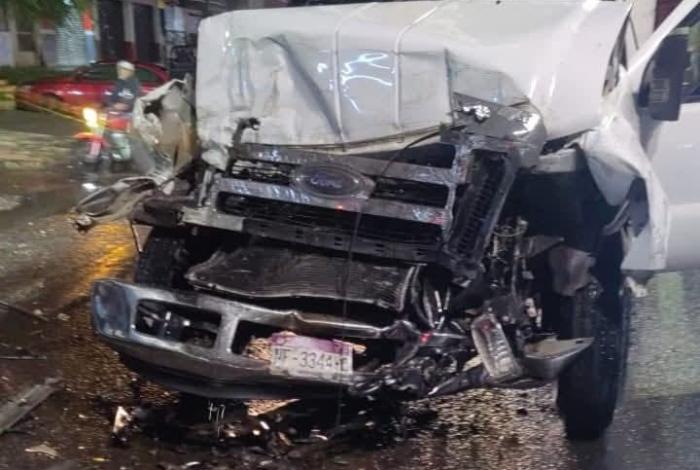 Brutal choque deja 3 lesionados, en la Calzada Benito Juárez de Uruapan