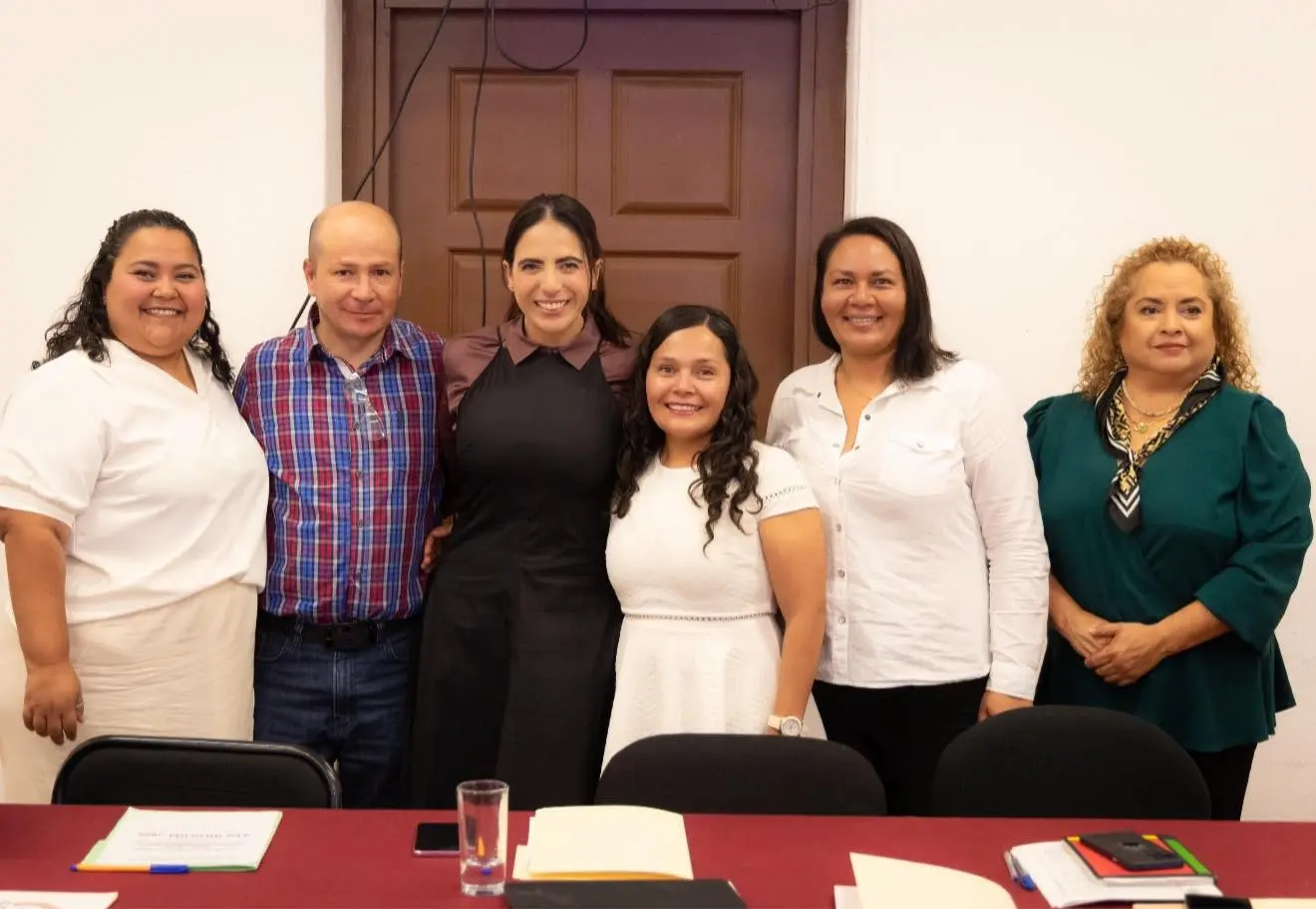 Bugarini refrenda respaldo del Congreso a trabajadores de la salud