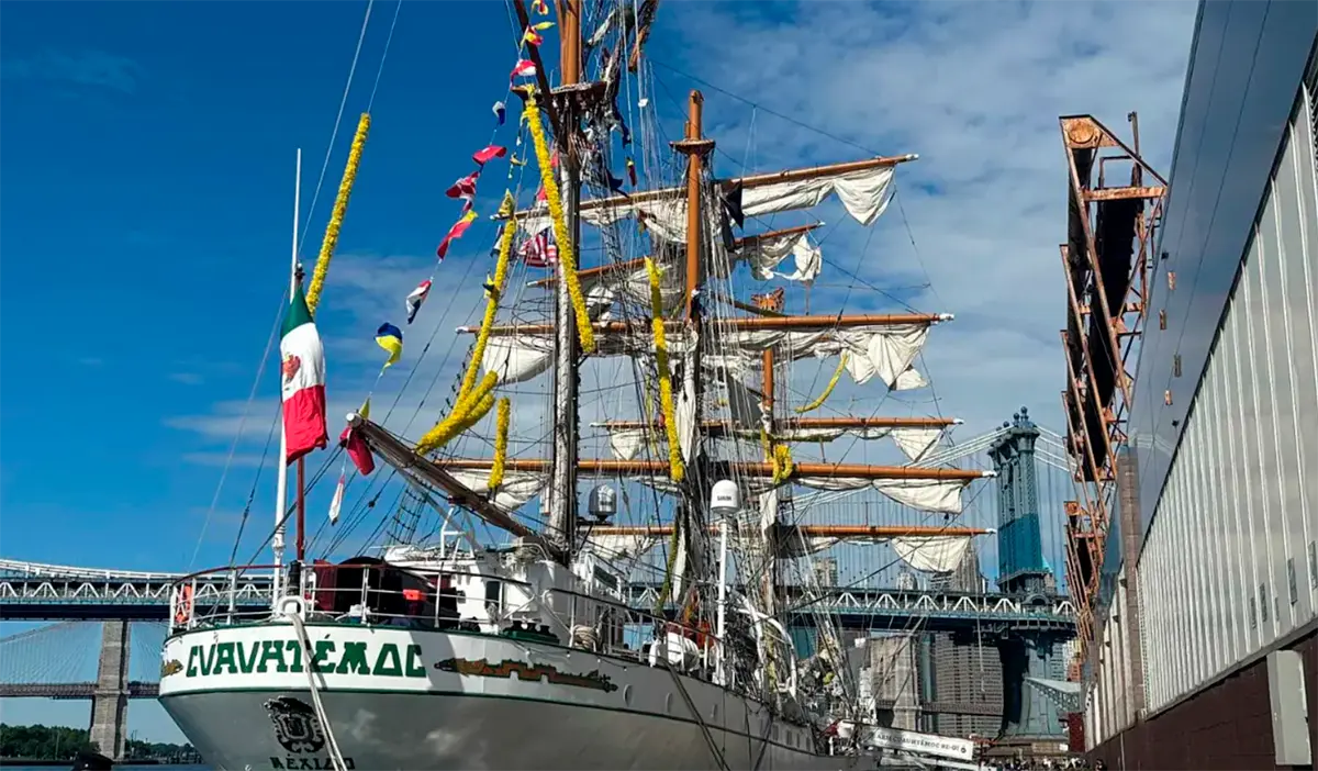 Buque Escuela Cuauhtémoc entra a astillero en Nueva York para inspección técnica