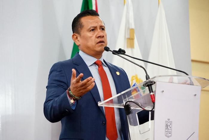 Busca Torres Piña que personal de la fiscalía se acredite ante la federación