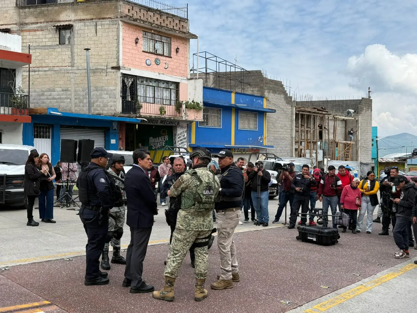 Buscan a líder delincuencial de Zitácuaro por tierra y aire