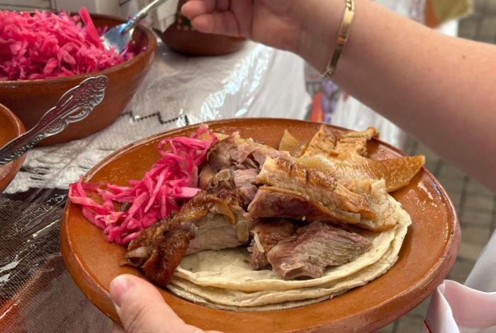 Buscan que certificación de Carnitas Michoacanas sea válida en EU