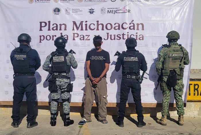 Cae la “La Polla” con droga y una motocicleta en Buenavista