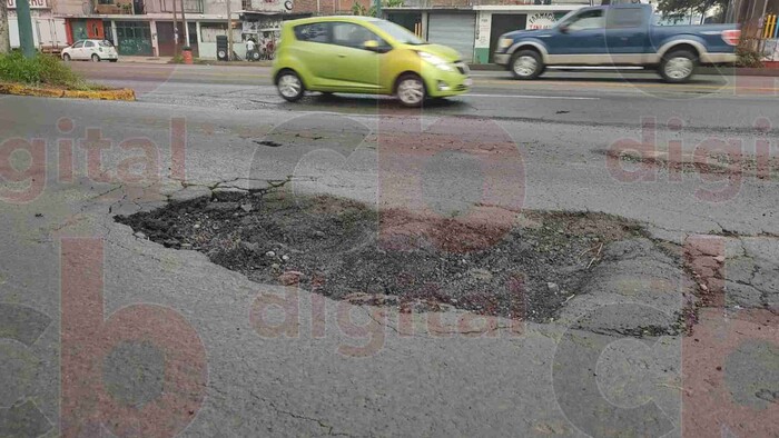 Calles y avenidas con baches, un gran peligro en la ciudad de Morelia