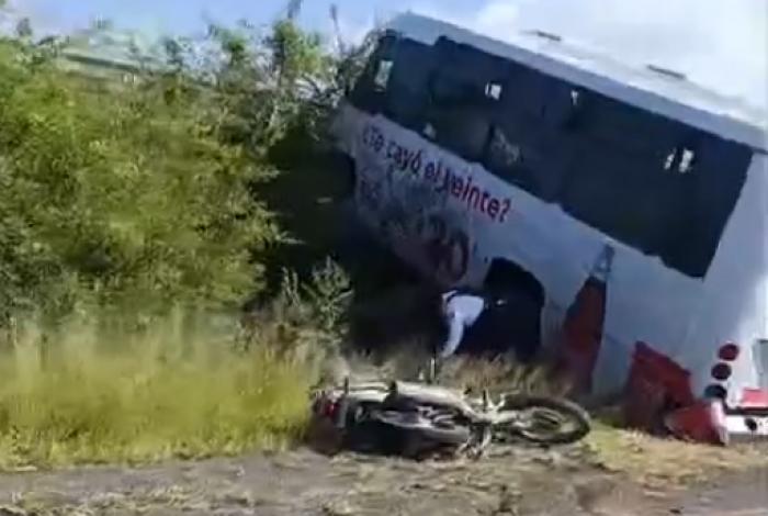 Camión de la Ruta Hospitales embiste a motociclista en Morelia