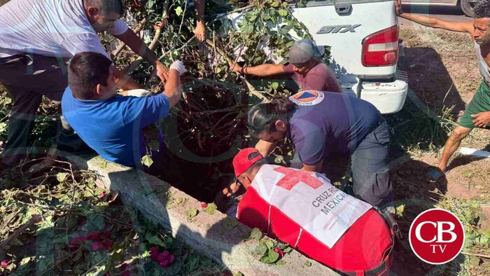 Camioneta casi mata a mamá e hijo en Lázaro Cárdenas