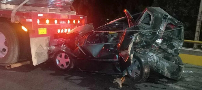 Camioneta choca contra auto en el libramiento de Morelia; familia queda herida