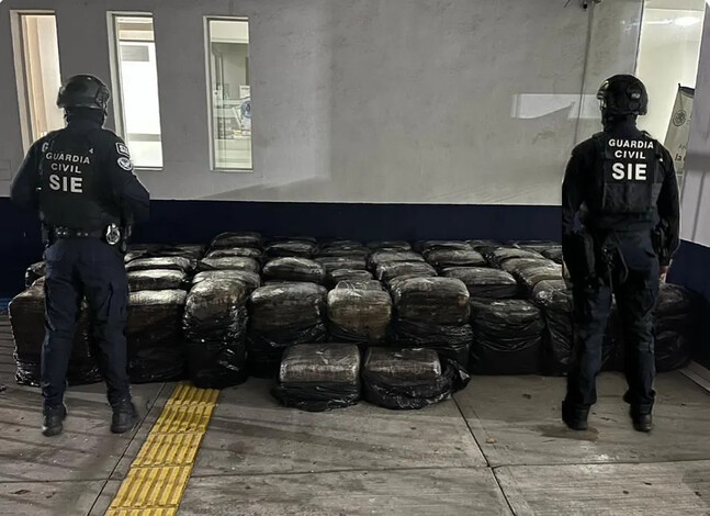 Capturan a tres individuos con una tonelada de mariguana