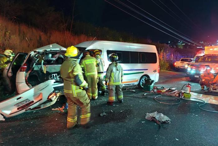 Carambola en la Morelia-Charo deja a dos mujeres fallecidas y nueves lesionados