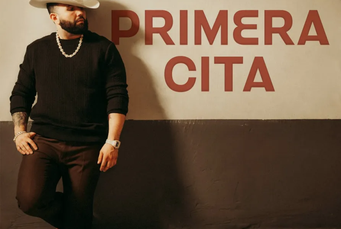 Carín León celebra un billón de streams de Primera Cita