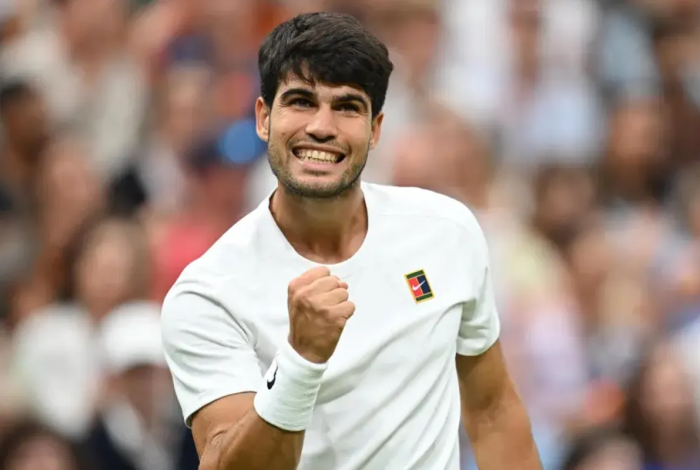 Carlos Alcaraz hace historia: Llega a su tercera final en Wimbledon