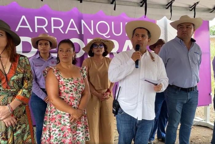 Carlos Manzo advierte ruptura con Bedolla y amenaza con derrumbar la primera estación del teleférico de Uruapan