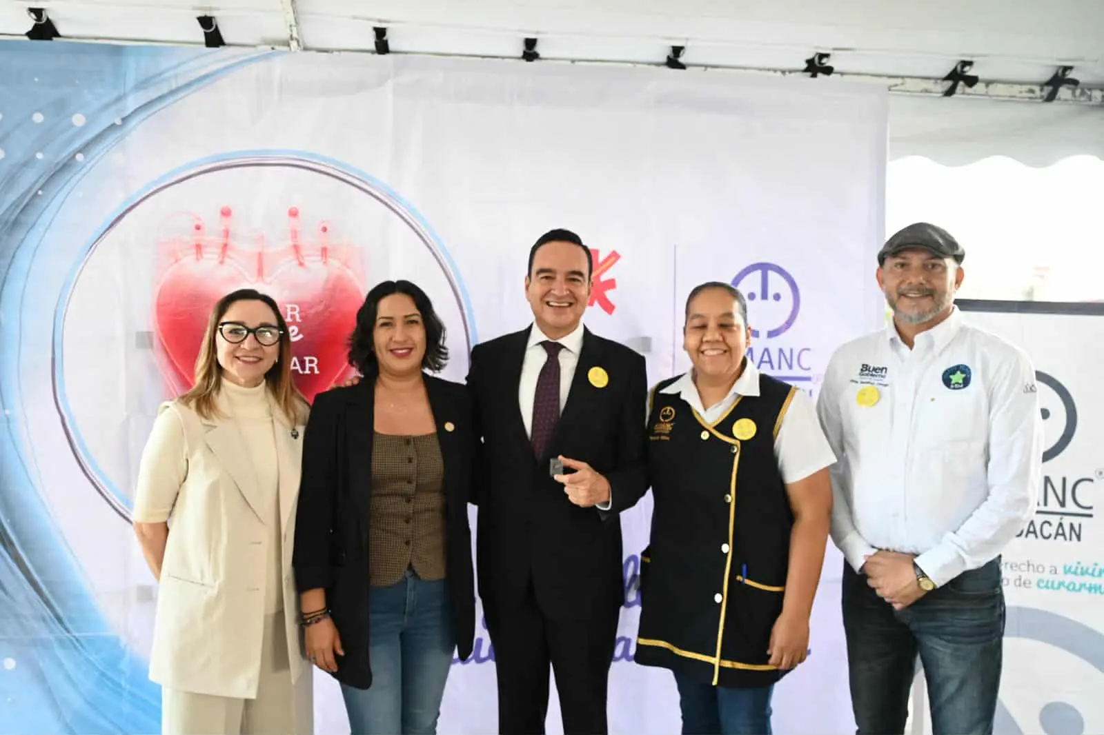 Carlos Soto dio inicio a la campaña de donación de sangre para niños con cáncer