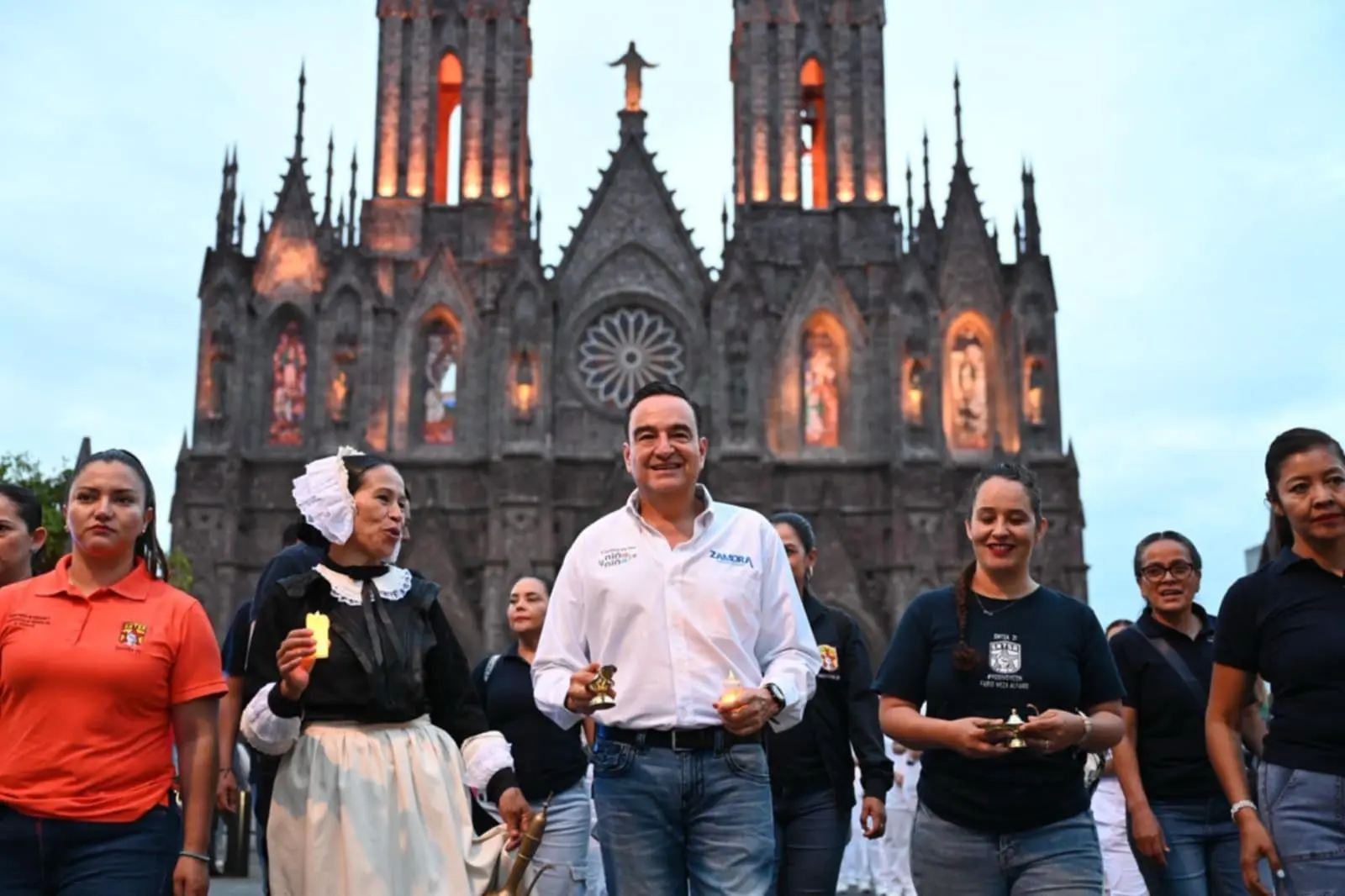 Carlos Soto hace historia al recibir en Zamora el homenaje estatal a enfermeras y enfermeros
