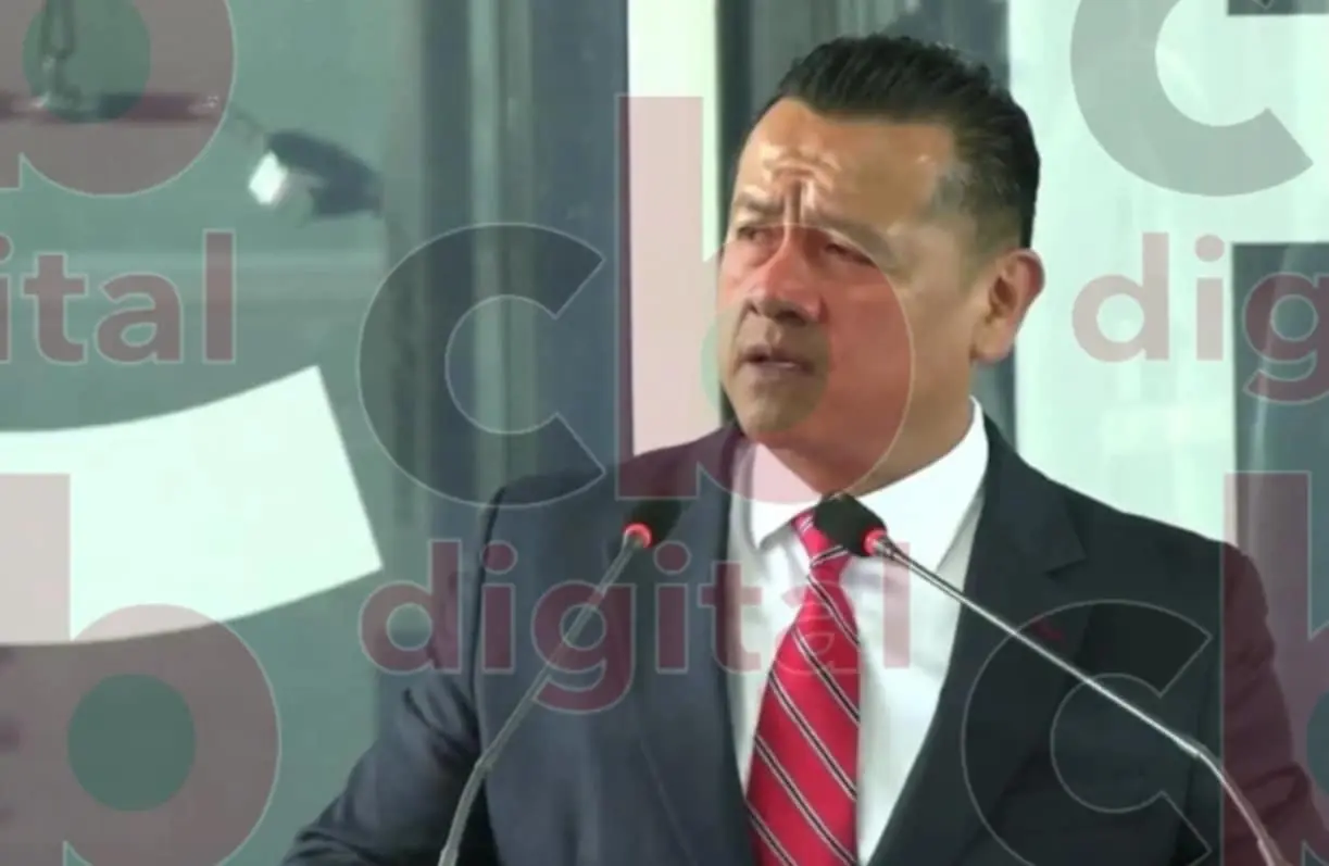 Carlos Torres Piña llama al personal de FGE a trabajar en equipo