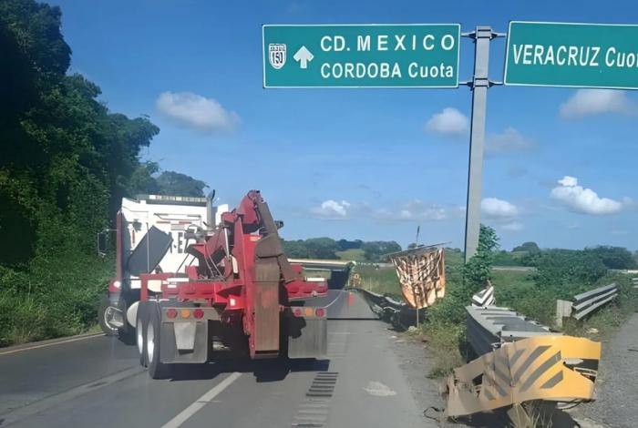 Carreteras bloqueadas en México este sábado por protestas y accidentes