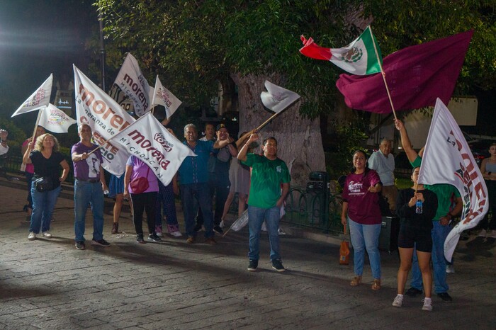 Carro incompeto para Morena en Morelia