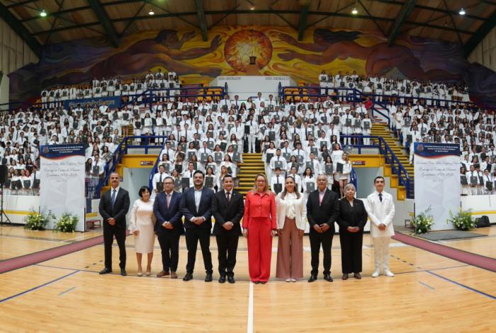 Cartas de pasantes a nueva generación de médicos cirujanos de la UMSNH