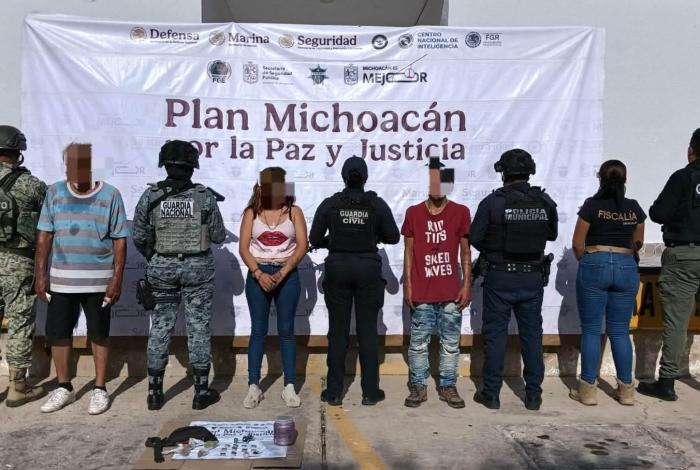 Cat3o en Apatzingán deja tres detenidos y dr0ga asegurada