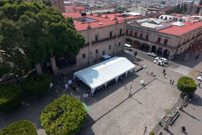 Catedral se rodea de libros: Morelia alista su corredor literario