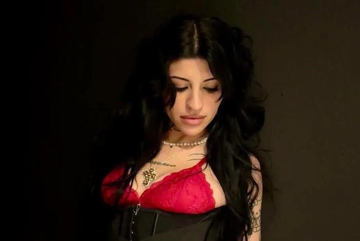 Cazzu regresa a OnlyFans: independencia y nuevos retos