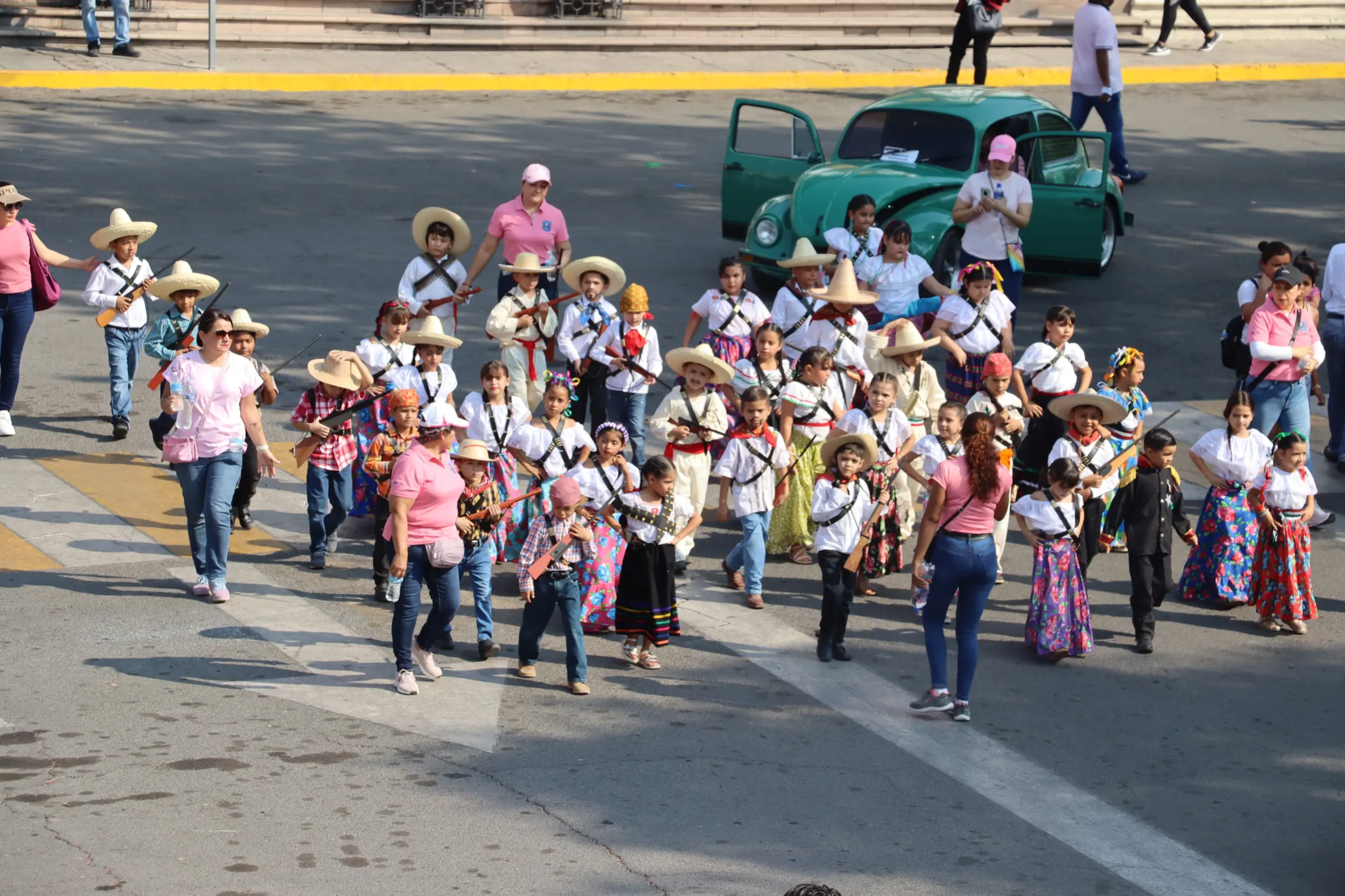 Celebra Apatzingán el CXV aniversario de la Revolución Mexicana