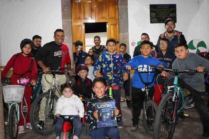 Celebra Quiroga la unión familiar y las tradiciones con la Rodada Nocturna y Posada Navideña