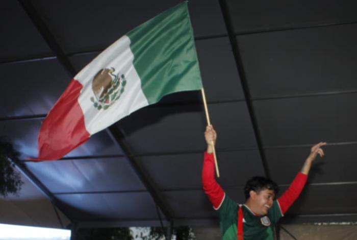 Celebración del Tri en Apatzingán termina en estampida tras detonaciones de arma de fuego