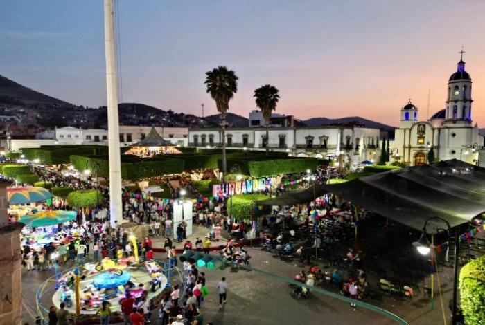 Celebran a lo grande a las niñas y niños de Puruándiro