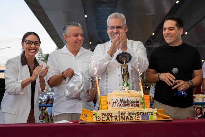 Celebran primer año del paso Catrinas