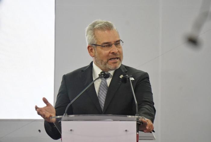 Cero diálogo con la del1ncu3ncia, responde Bedolla a Arzobispo