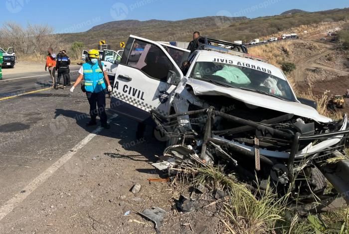 Ch0que de la Guardia Civil deja cinco policías lesi0nados, en Nuevo Urecho
