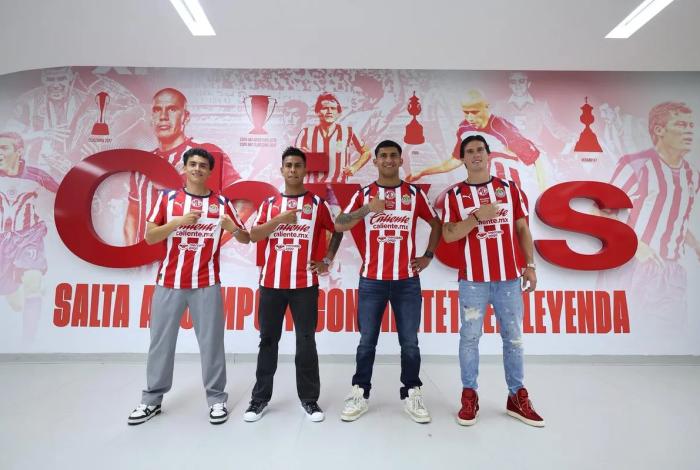 Chivas presenta a sus refuerzos para el Torneo de Apertura 2025 de la Liga MX