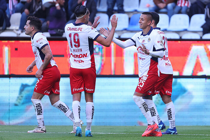 Chivas termina su mala racha y gana su primer partido sin Fernando Gago