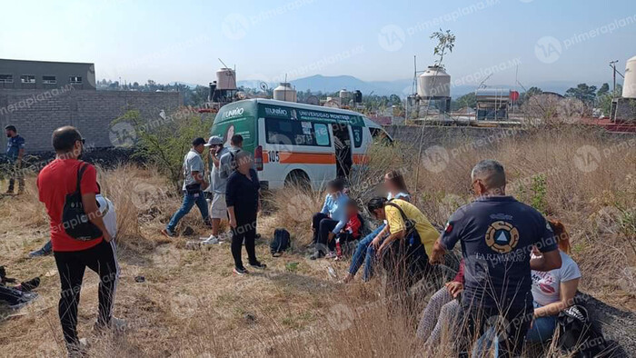 Choca combi en Galaxia Tarímbaro; hay 12 pasajeros lesionados