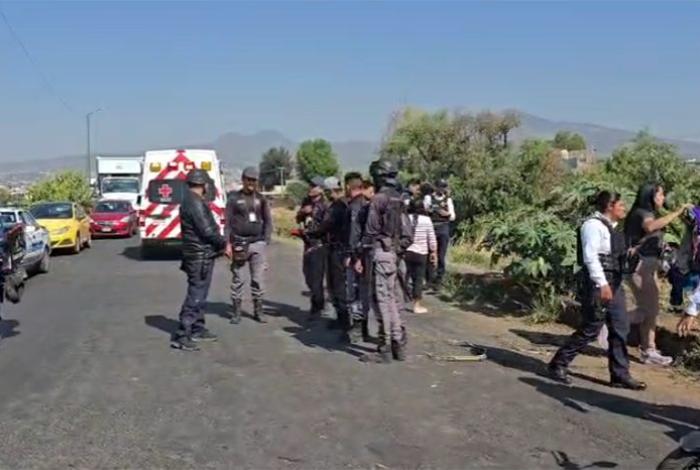 Chocan dos motociclistas en Morelia; uno cae al Río Grande