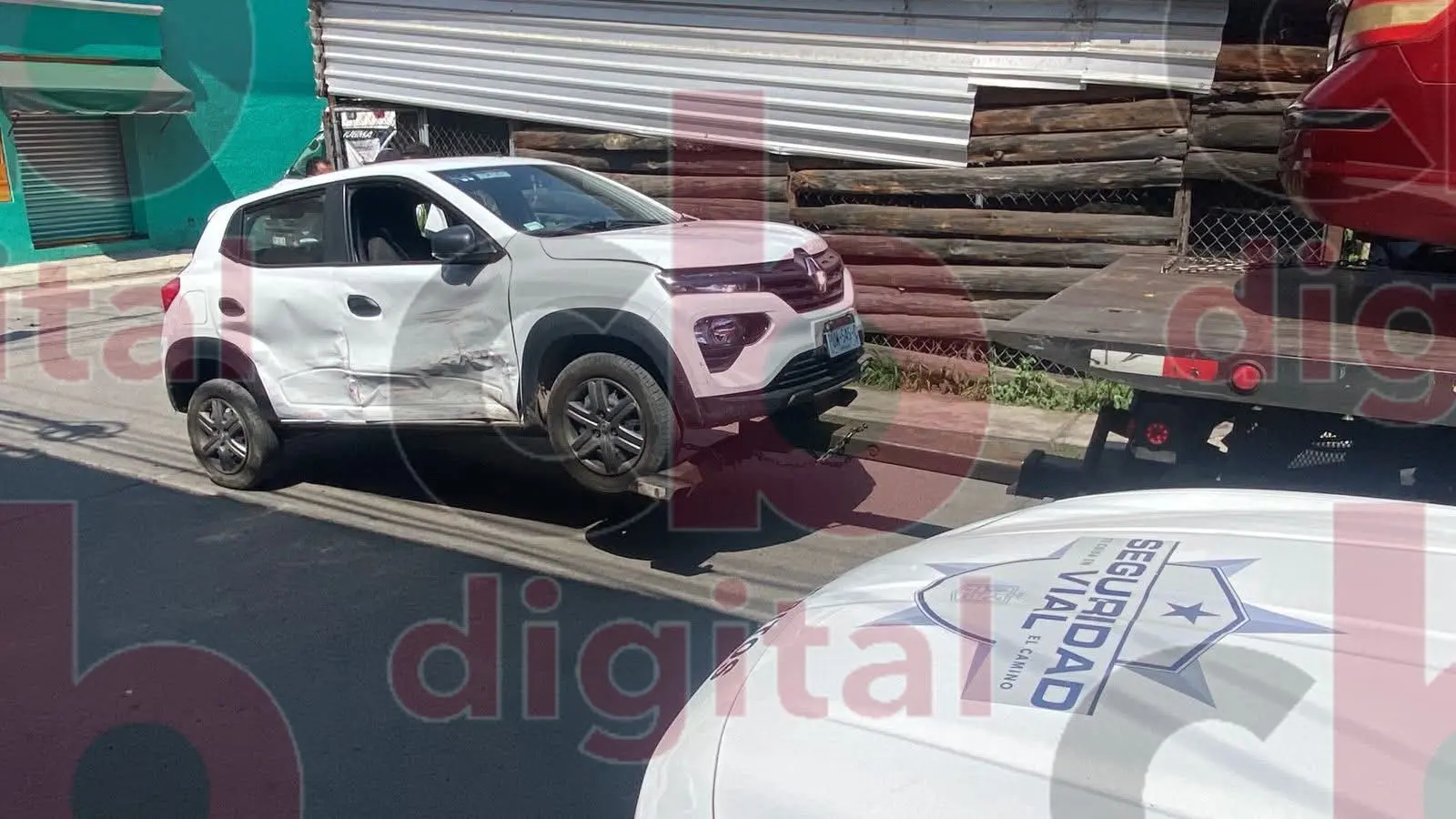 Choque de combi y dos autos en la López Mateos de Morelia