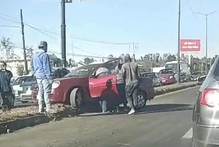 Choque entre 2 vehículos deja un herido en la avenida Morelos Norte de Morelia